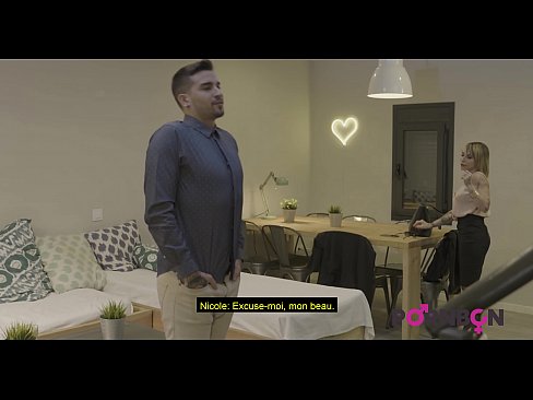 ❤️ PORNBCN 4K Uma mulher madura com mamas grandes quer ser um gigolô jovem fodido anal com um grande amortismo de broche de pinto duro estilo cão de foder, lambendo o orgasmo do cachorro legenda francesa Porno bonito em nós ☑